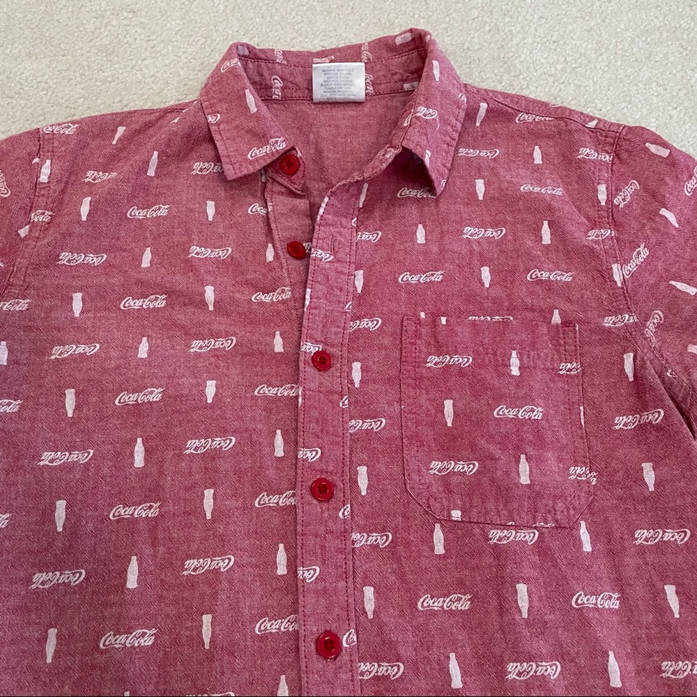 Coca Cola Logo Button Down Men’s Short Sleeve Shirt - Small
